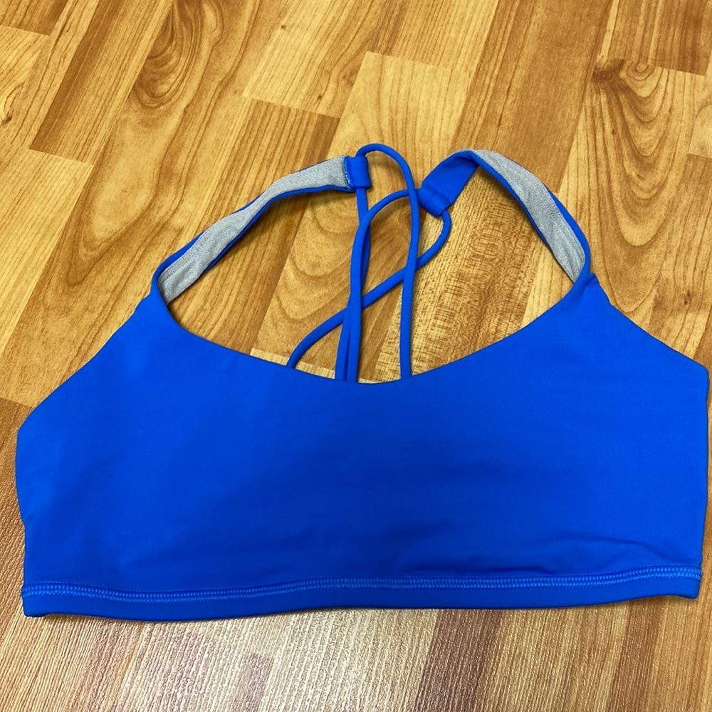 Lululemon sports bra